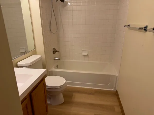 $2,500 | 1217 Regent Drive, Mundelein, IL 60060