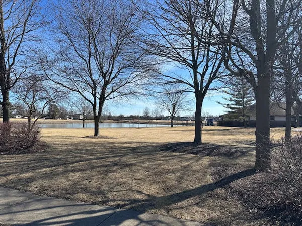 $2,500 | 1217 Regent Drive, Mundelein, IL 60060