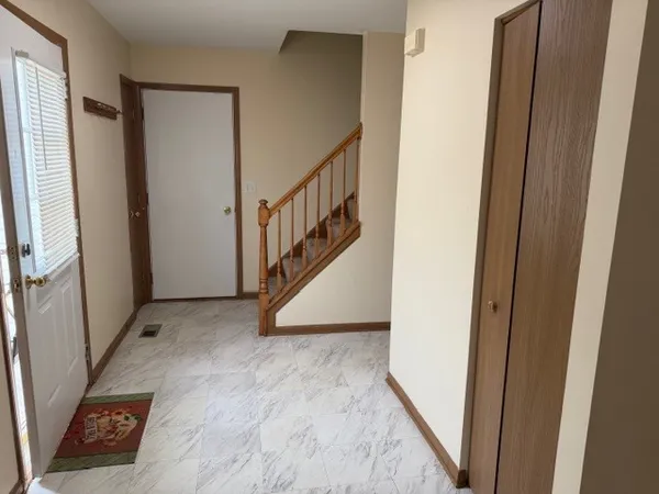 $2,500 | 1217 Regent Drive, Mundelein, IL 60060