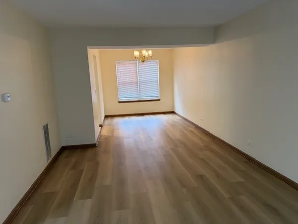 $2,500 | 1217 Regent Drive, Mundelein, IL 60060