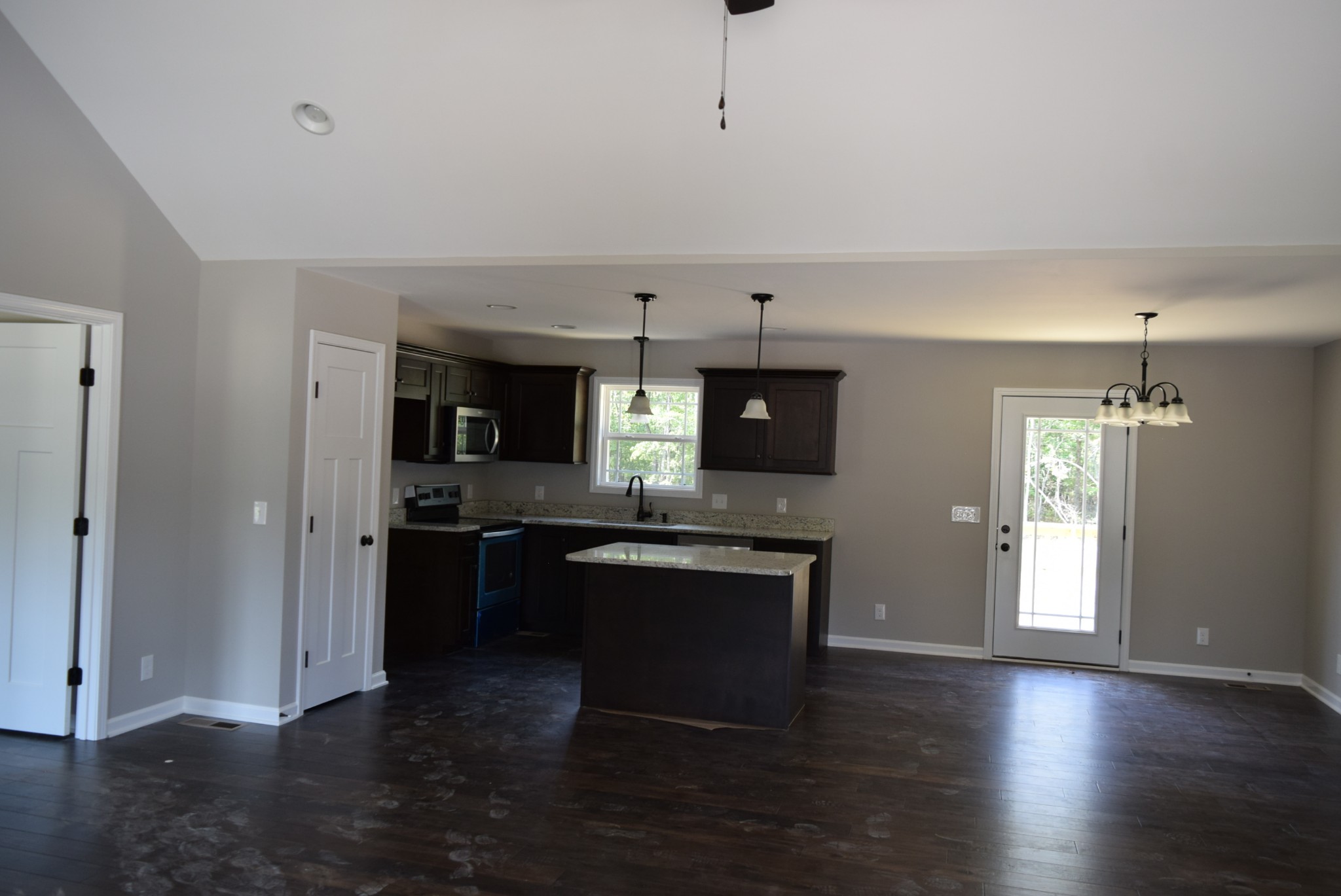 484 Ballard Road Manchester, TN 37355 - Photo 2 of 8