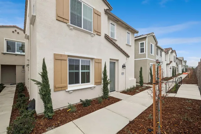 $585,000 | 14545 Southpointe Drive, Unit 54, Folsom, CA 95630
