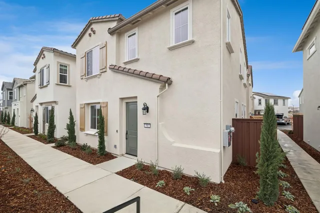 $585,000 | 14545 Southpointe Drive, Unit 54, Folsom, CA 95630