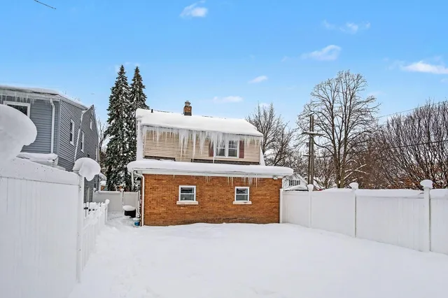 $230,000 | 923 Myrtle Street Northwest, Grand Rapids, MI 49504