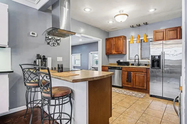 $230,000 | 923 Myrtle Street Northwest, Grand Rapids, MI 49504