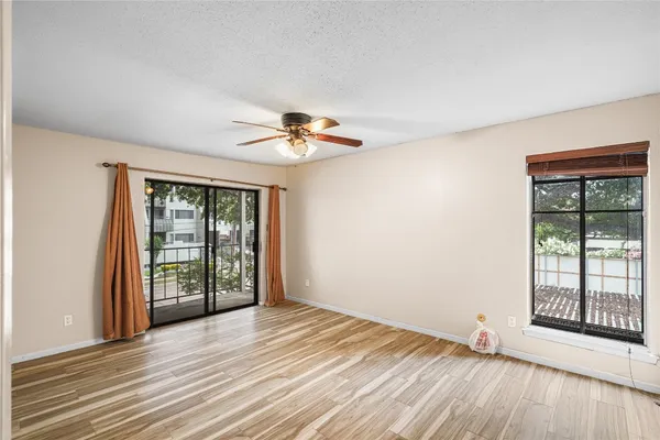 $1,400 | 1818 Augusta Drive, Unit 4, Houston, TX 77057