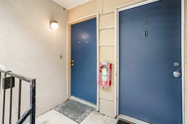 $1,400 | 1818 Augusta Drive, Unit 4, Houston, TX 77057