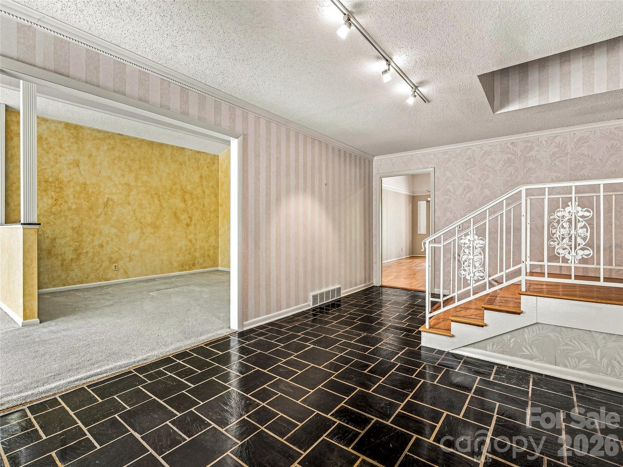 175 Robinhood Road Asheville, NC 28804 - Photo 7 of 48 Gallery Image 7