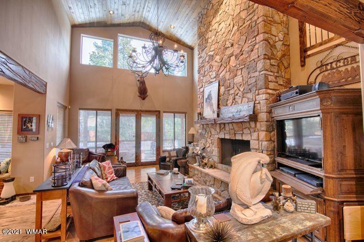 4370 West Hawthorn Road Show Low, AZ 85901 - Photo 3 of 23 Gallery Image 3