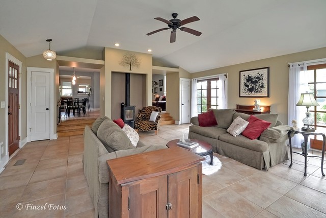 3S559 Norris Road Sugar Grove, IL 60554 - Photo 8 of 30 a living room with furniture and a wooden floor