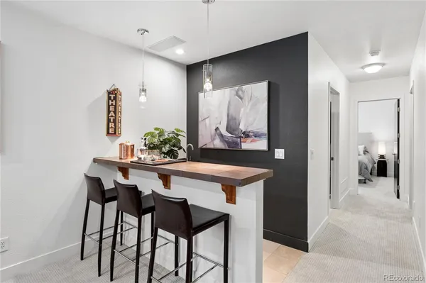 a view of an front of a house