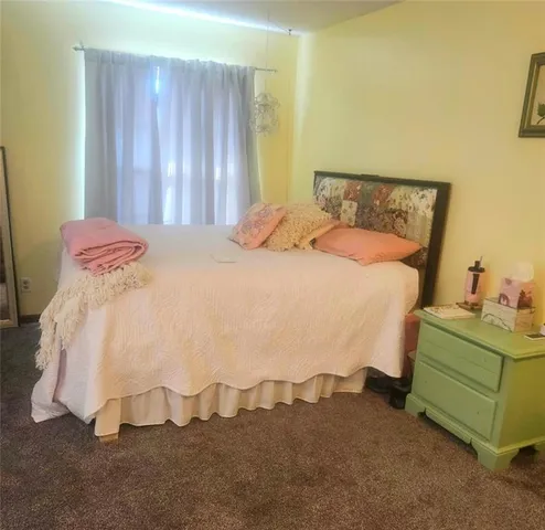 $415,000 | 245 North Main Street, Liberty, MO 64068