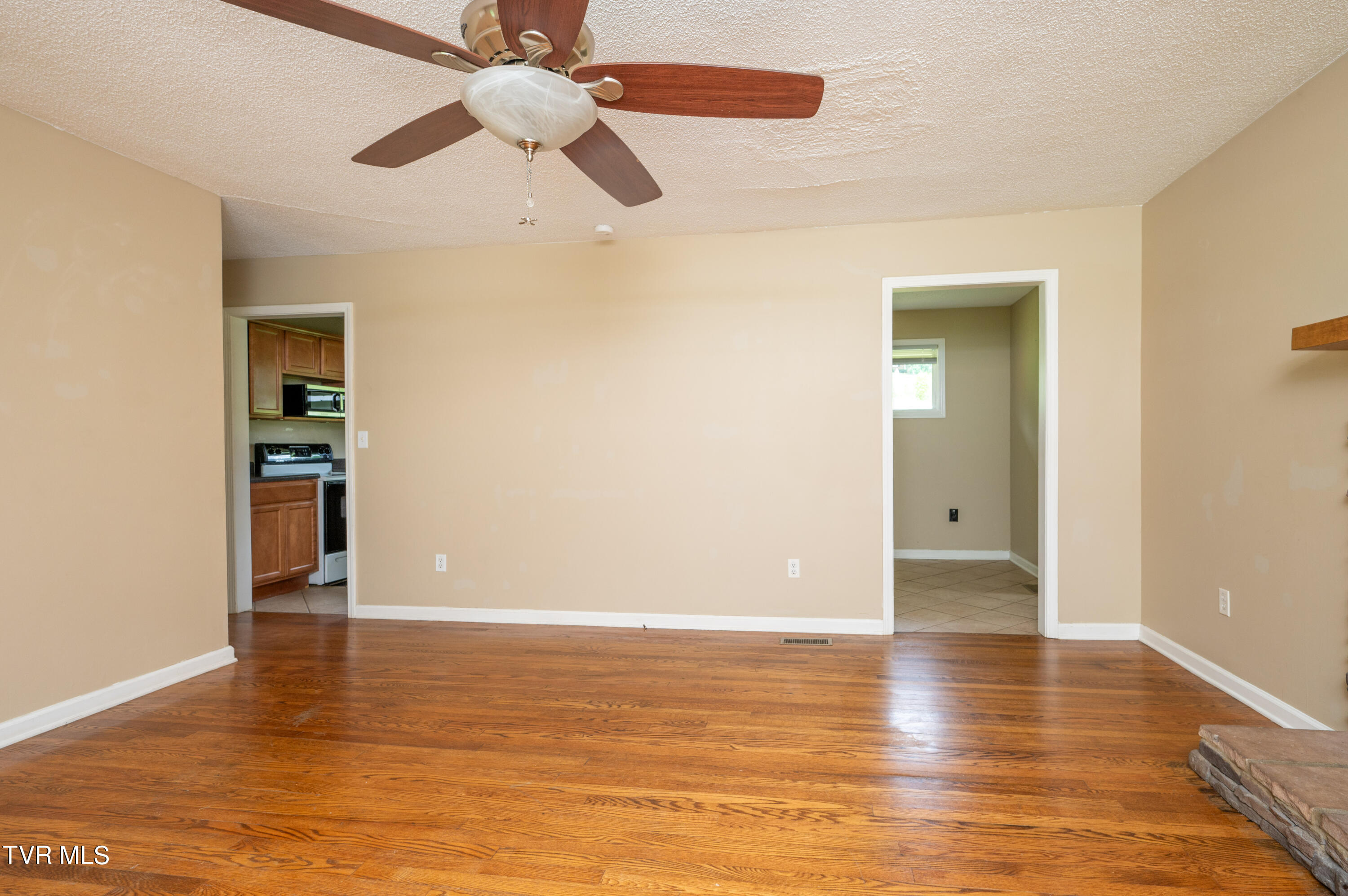 217 Chadwell Road Kingsport, TN 37660 - Photo 15 of 35 Chadwell Rd-17