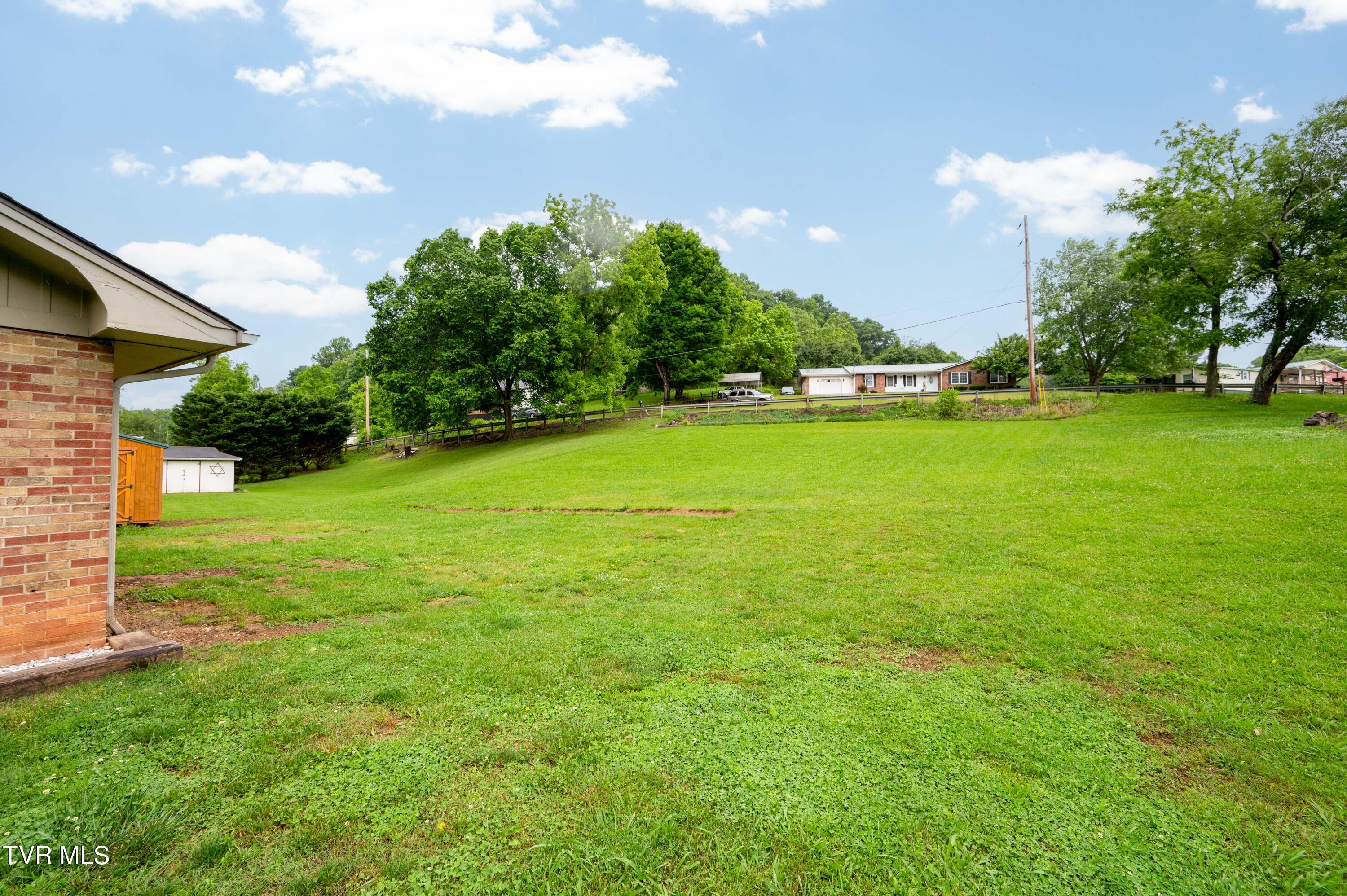 217 Chadwell Road Kingsport, TN 37660 - Photo 8 of 35 Chadwell Rd-12