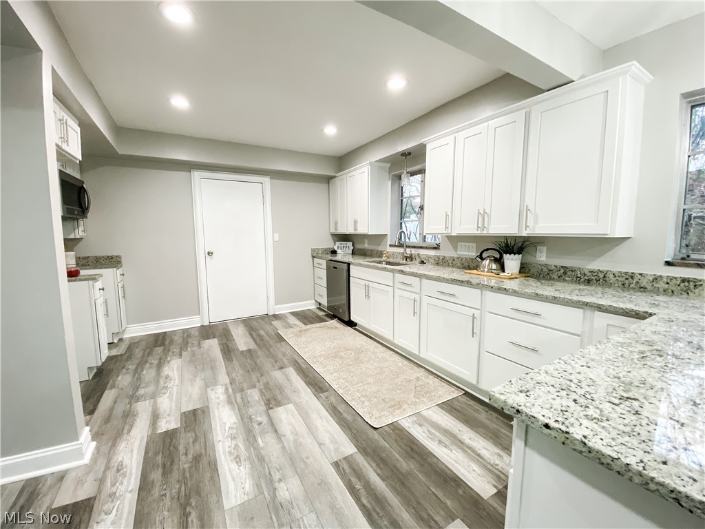 901 Sovereign Road Akron, OH 44303 - Photo 7 of 21 Gallery Image 7