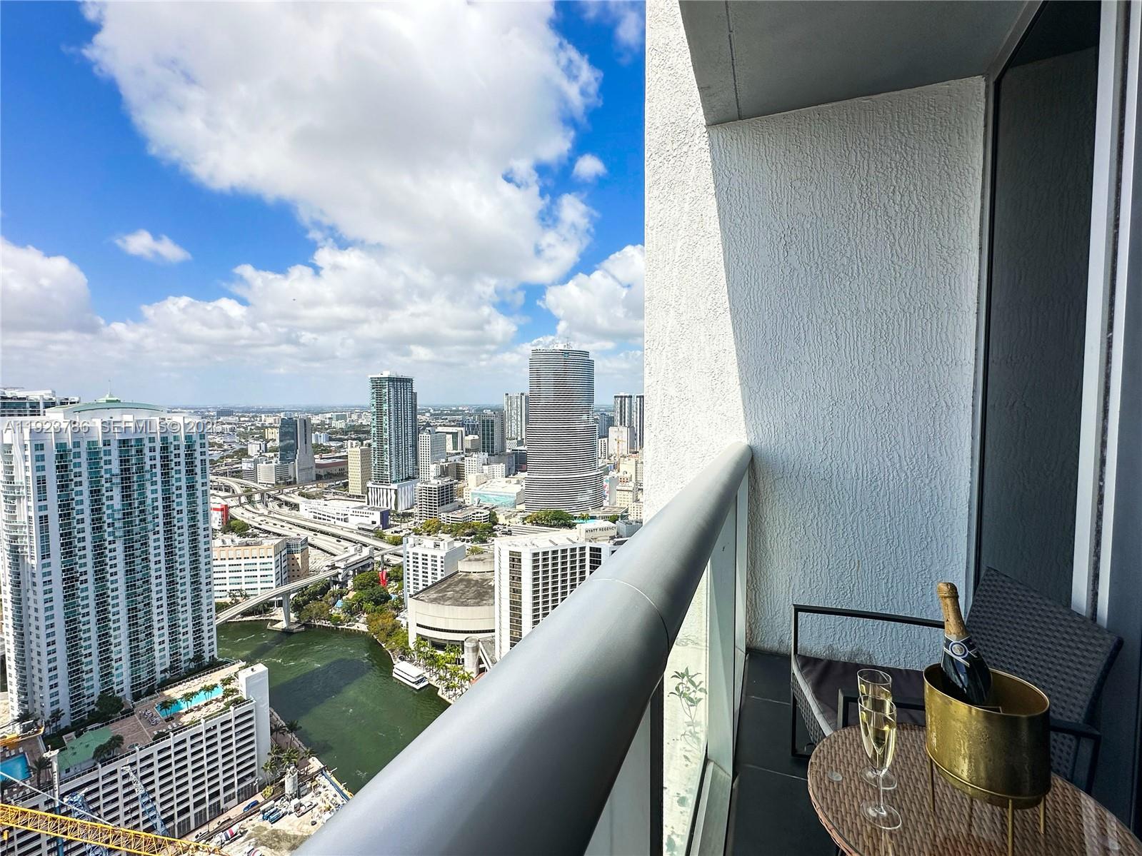 485 Brickell Avenue, Unit 4405 Miami, FL 33131 - Photo 3 of 19 a view of a balcony with city view