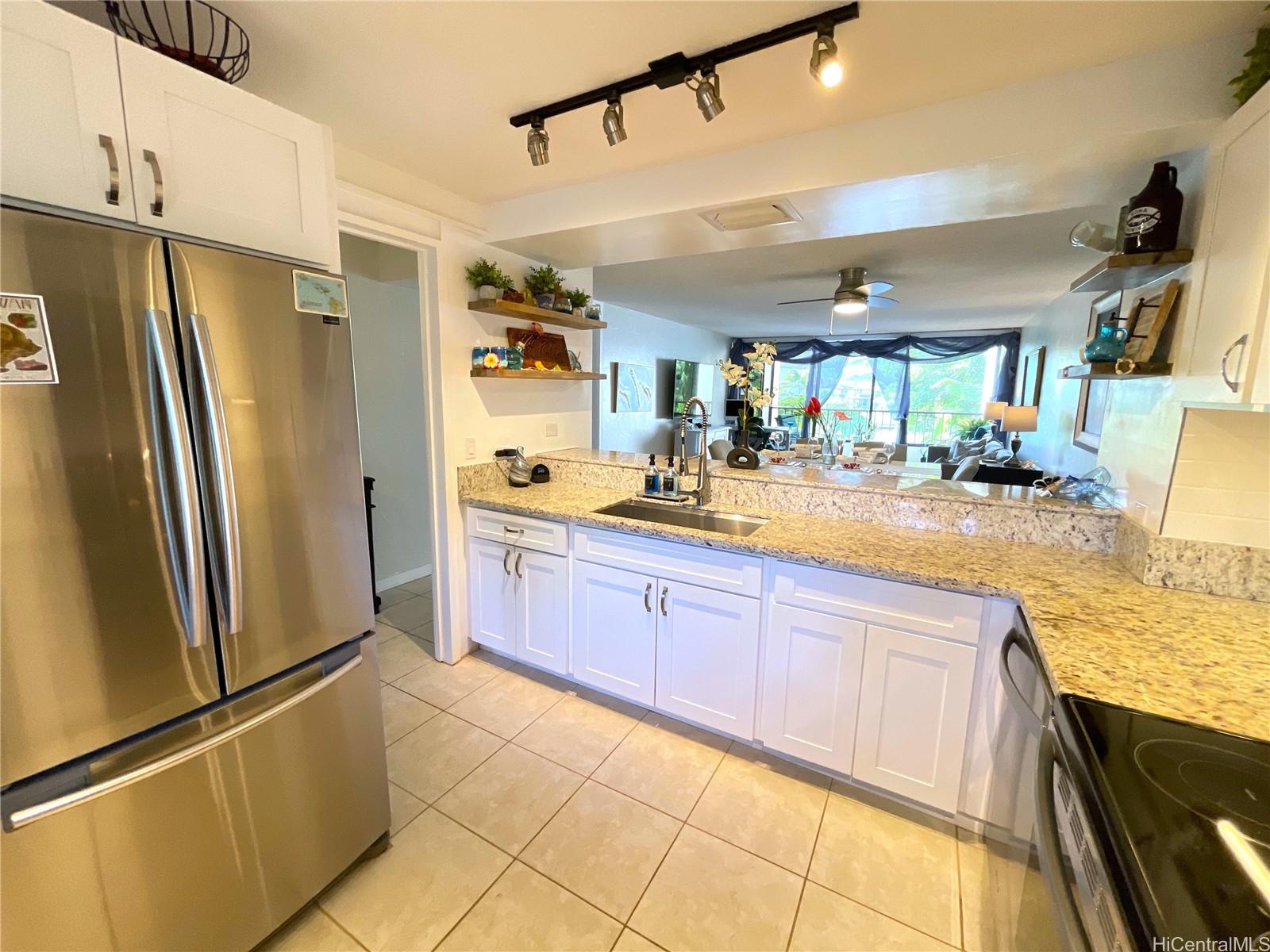 500 Lunalilo Home Road, Unit 22G Honolulu, HI 96825 - Photo 4 of 25 Modern & Stylish Kitchen