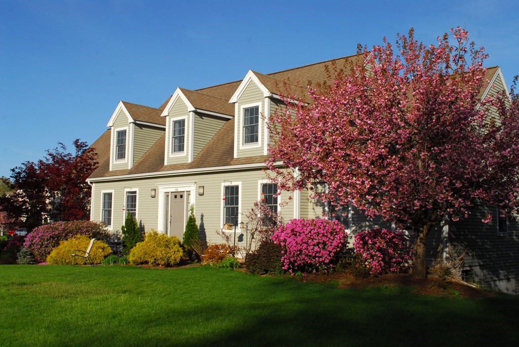 208 Berlin Road Bolton, MA 01740 - Photo 1 of 42 Gallery Image 1