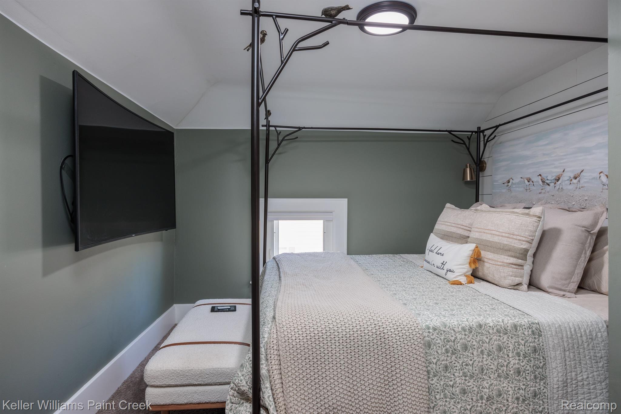 215 Benjamin Street Romeo, MI 48065 - Photo 19 of 46 Primary Suite with King Si Bed
