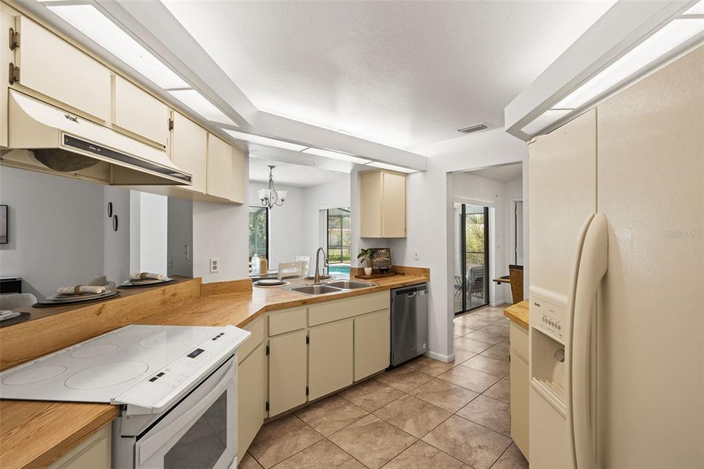 1268 Bishop Road Spring Hill, FL 34608 - Photo 11 of 51