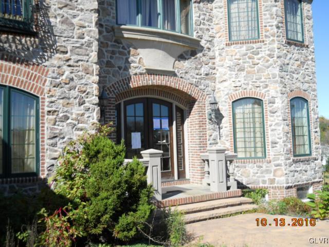 3387 Rising Sun Court Nazareth, PA 18064 - Photo 6 of 46 Gallery Image 6