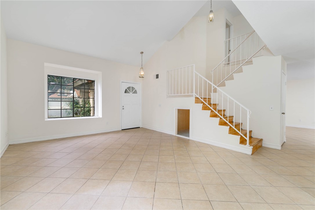 1188 West Van Koevering Street Rialto, CA 92376 - Photo 5 of 38