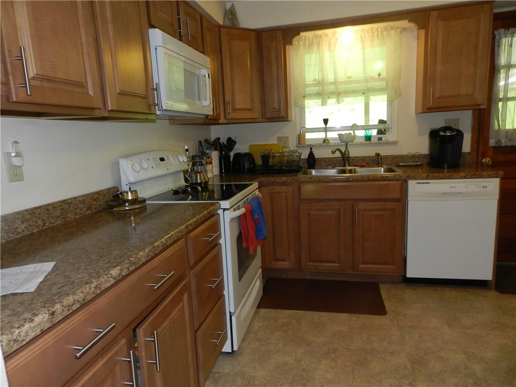 2262 Montgomery Road Sewickley, PA 15143 - Photo 6 of 22 Gallery Image 6