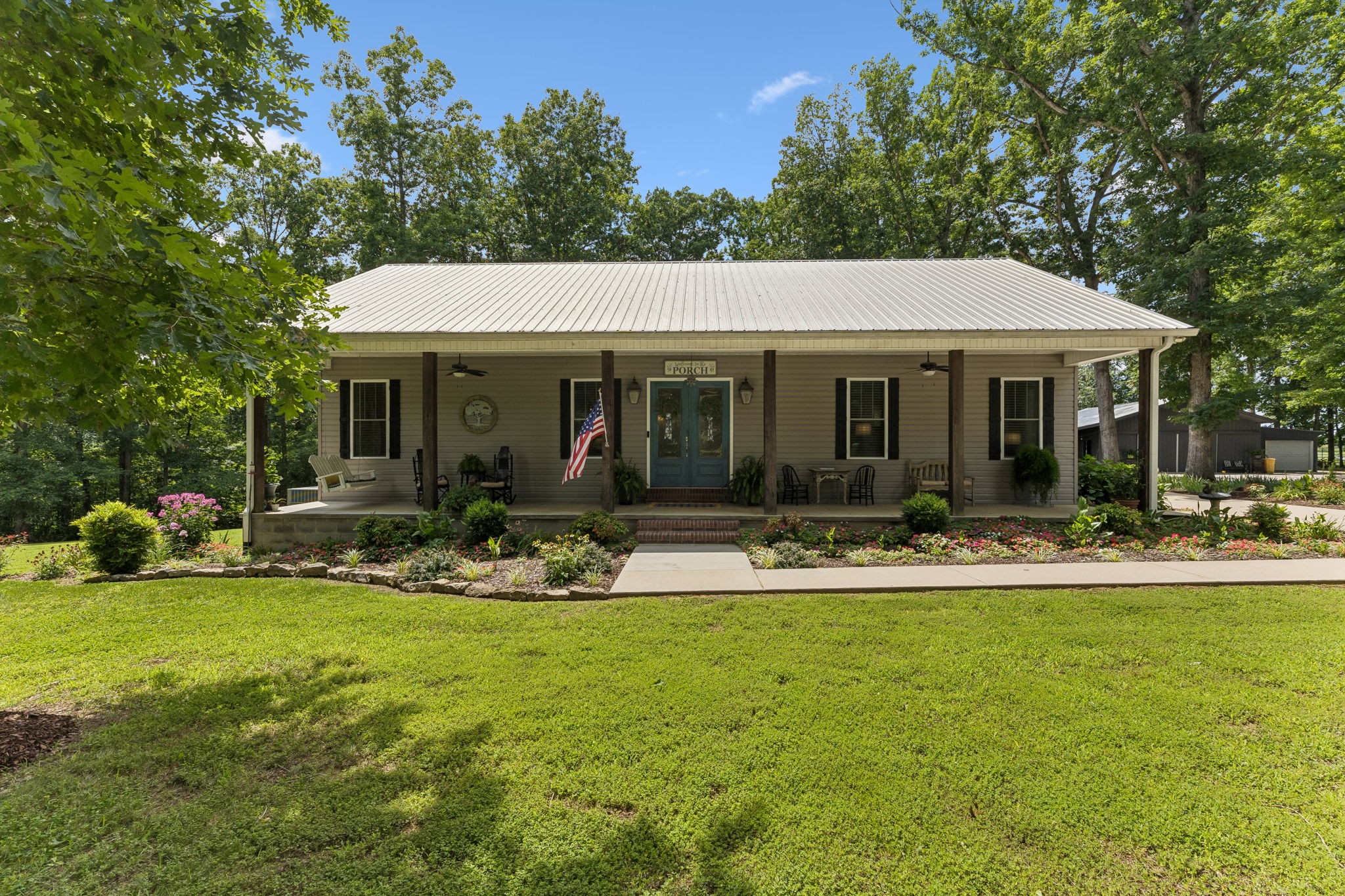 1 Robinson Road Lawrenceburg, TN 38464 - Photo 4 of 100