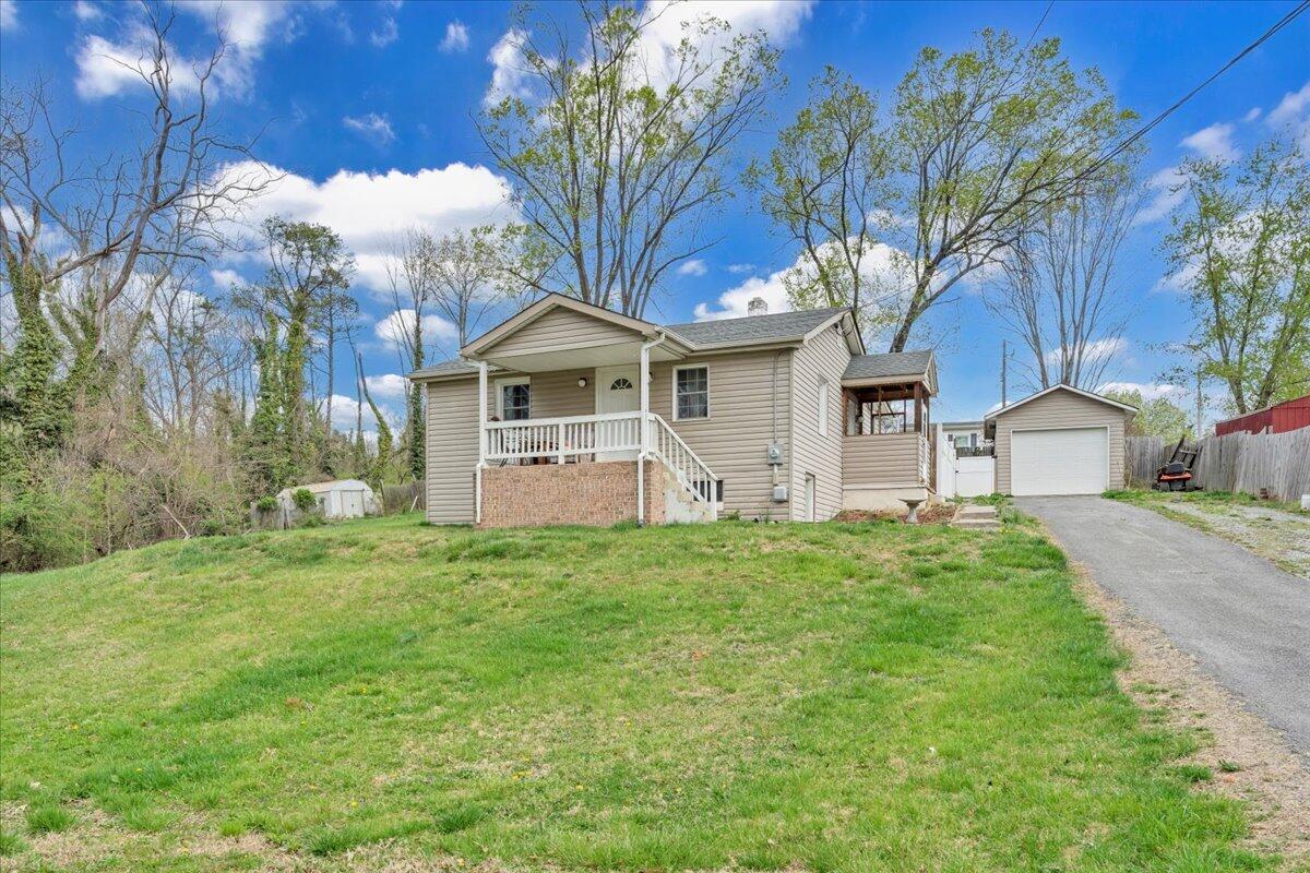 164 Bryant Road Roanoke, VA 24019 - Photo 27 of 28 27-MIB02103