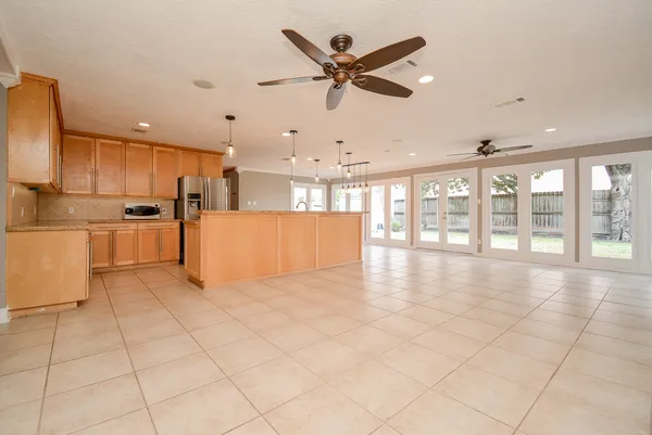 $2,300 | 9614 Val Verde Street, Houston, TX 77063