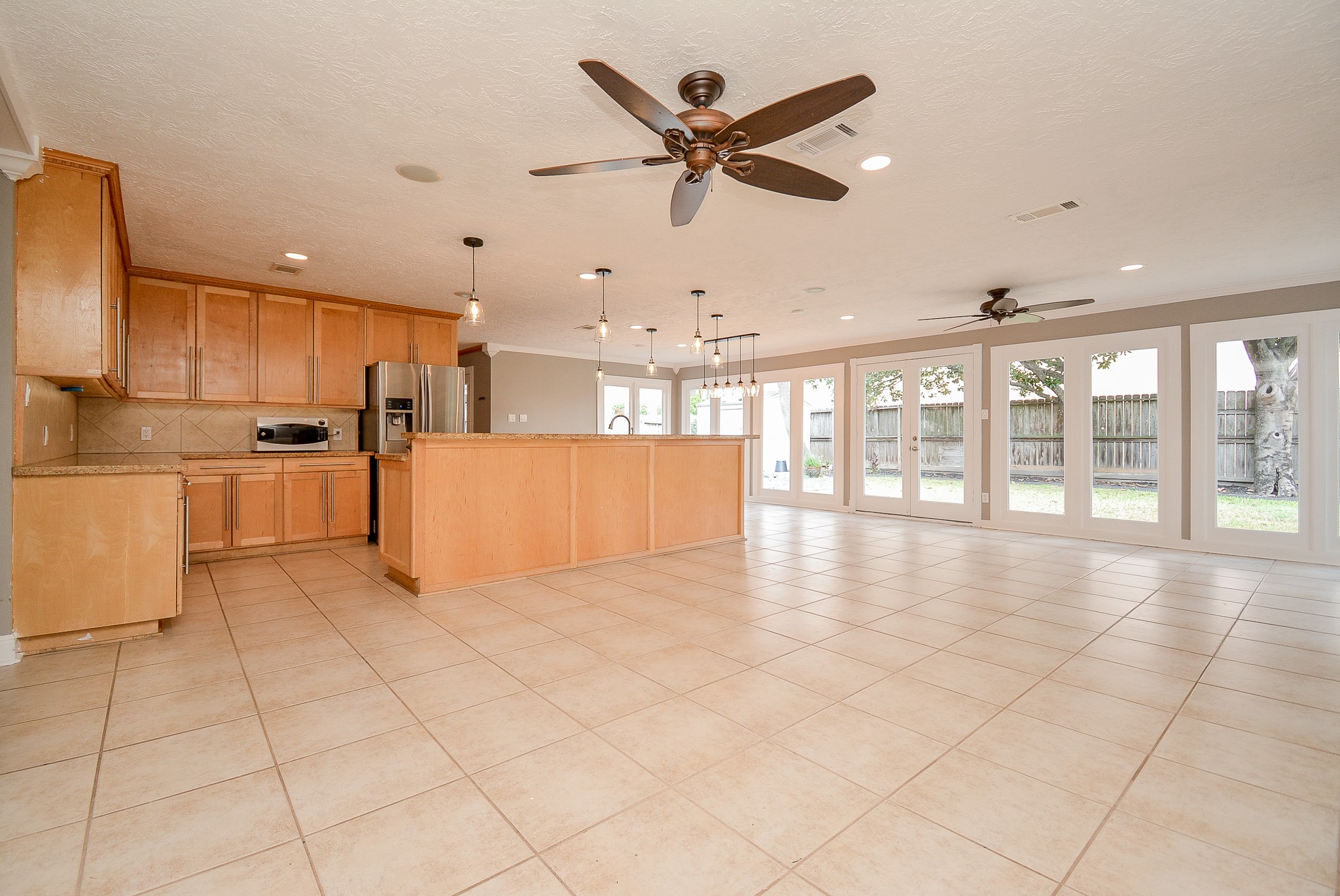 9614 Val Verde Street Houston, TX 77063 - Photo 11 of 32