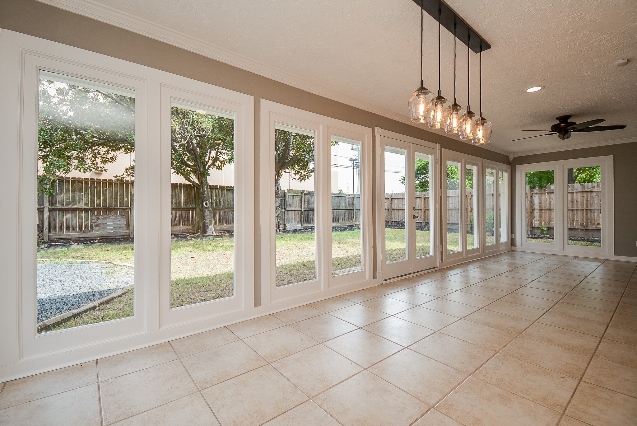 9614 Val Verde Street Houston, TX 77063 - Photo 14 of 32