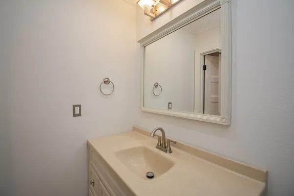 $2,300 | 9614 Val Verde Street, Houston, TX 77063