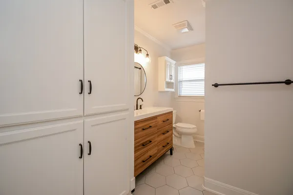 $2,300 | 9614 Val Verde Street, Houston, TX 77063