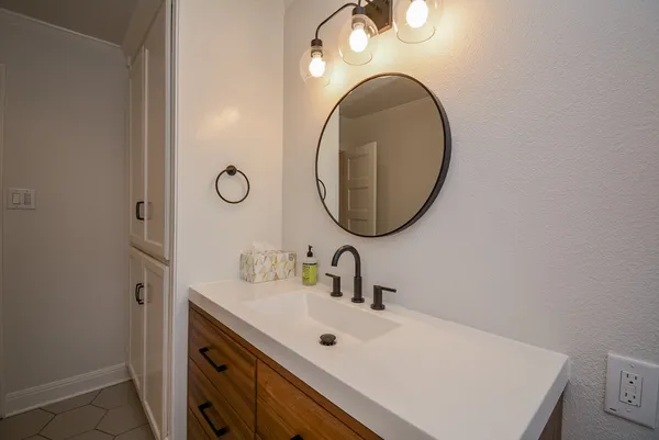 $2,300 | 9614 Val Verde Street, Houston, TX 77063