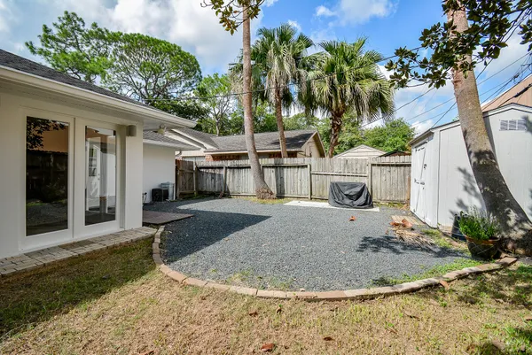 $2,300 | 9614 Val Verde Street, Houston, TX 77063