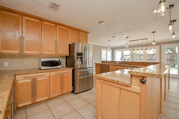 $2,300 | 9614 Val Verde Street, Houston, TX 77063