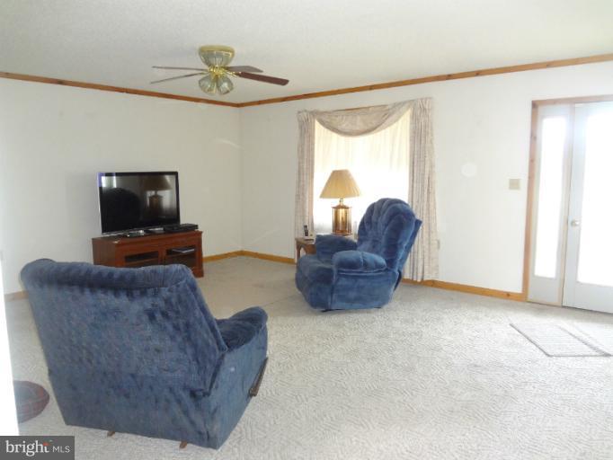 25575 Hignutt Road Denton, MD 21629 - Photo 14 of 30 Living Room
