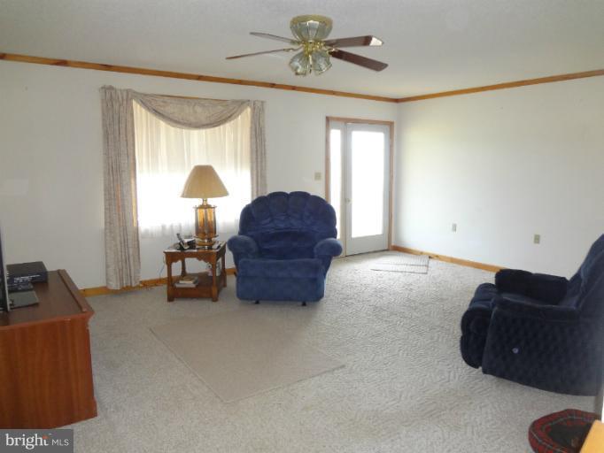 25575 Hignutt Road Denton, MD 21629 - Photo 22 of 30 Living Room