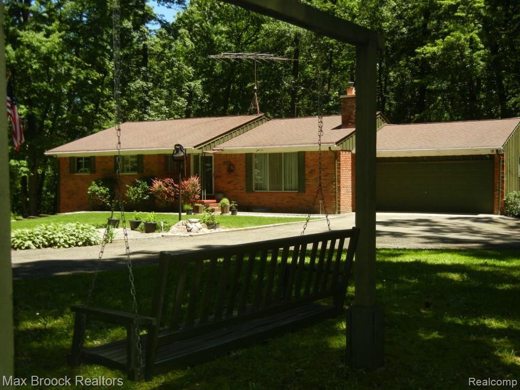 10400 Ellis Road Clarkston, MI 48348 - Photo 25 of 46 DSCN3628.jpg