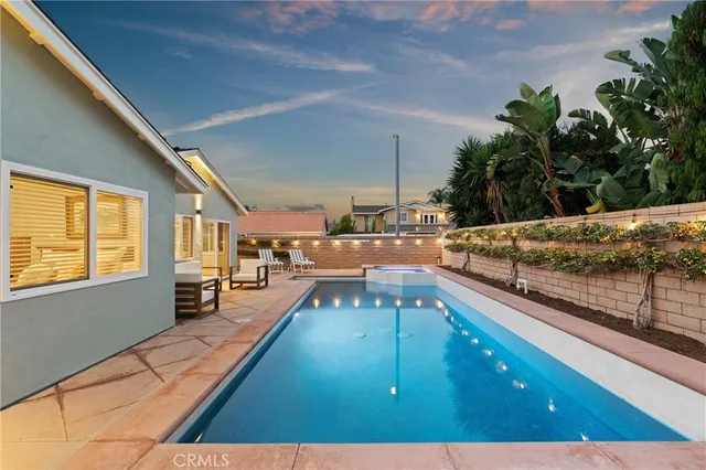 $1,899,998 | 20392 Drew Circle, Huntington Beach, CA 92646