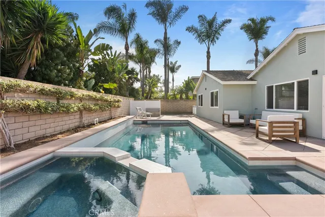 $1,899,998 | 20392 Drew Circle, Huntington Beach, CA 92646