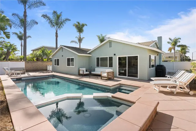 $1,899,998 | 20392 Drew Circle, Huntington Beach, CA 92646