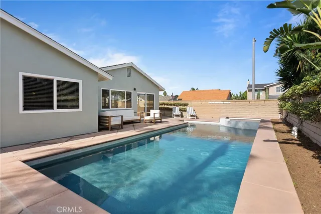 $1,899,998 | 20392 Drew Circle, Huntington Beach, CA 92646
