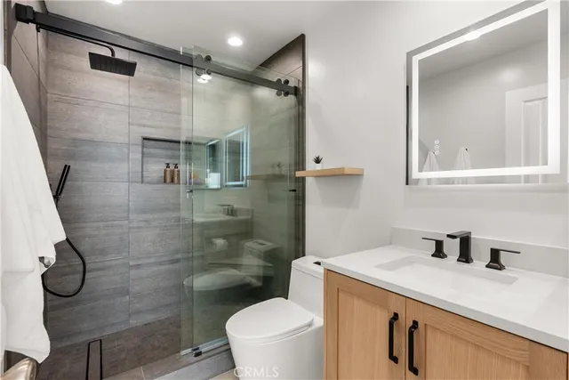 $1,899,998 | 20392 Drew Circle, Huntington Beach, CA 92646