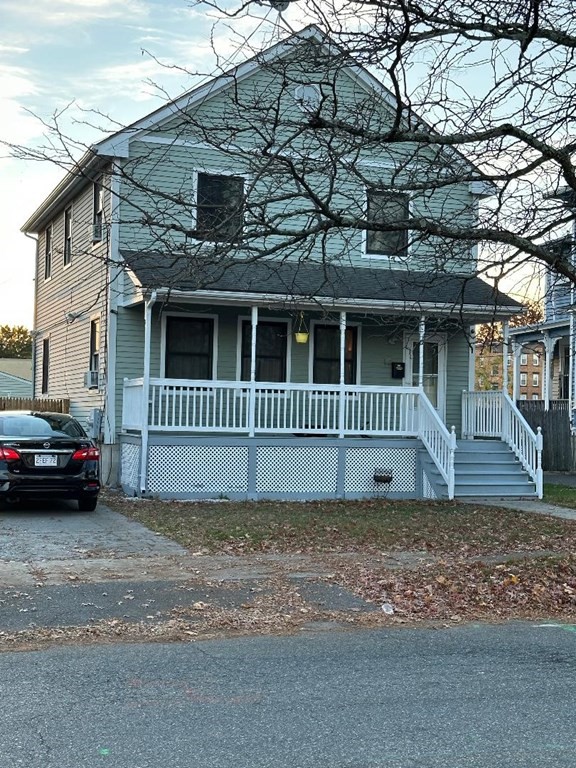 42 Thompson Street Springfield, MA 01109 - Photo 3 of 21 Gallery Image 3