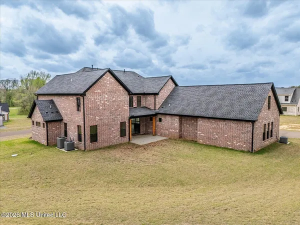 $709,900 | 1474 Tributary Drive, Hernando, MS 38632