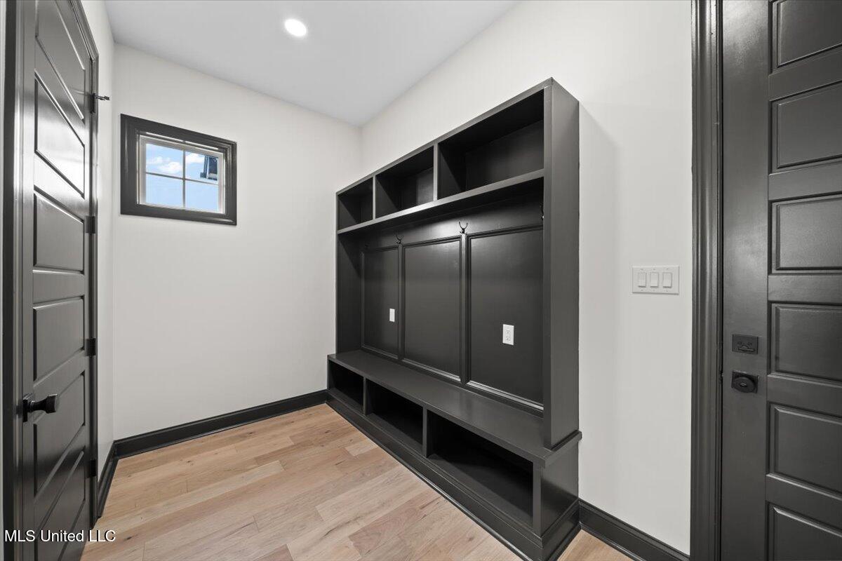 1474 Tributary Drive Hernando, MS 38632 - Photo 21 of 48 CustomMud Locker