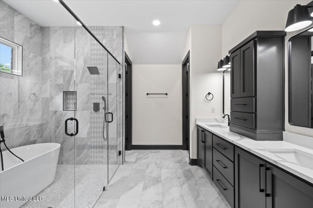 1474 Tributary Drive Hernando, MS 38632 - Photo 26 of 48 Primary Bathroom