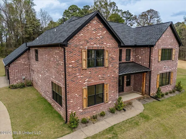 $709,900 | 1474 Tributary Drive, Hernando, MS 38632